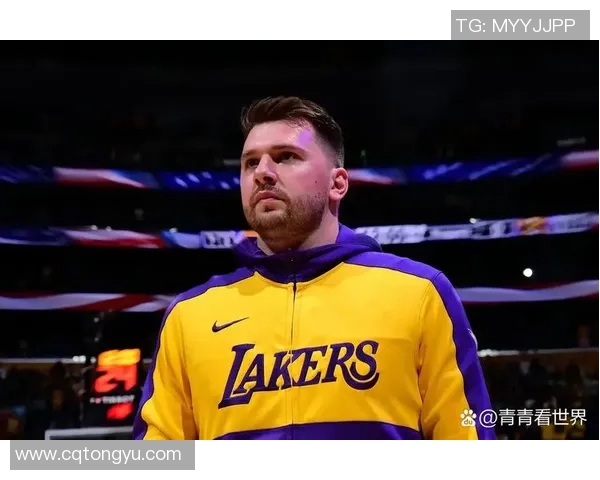 湖人防守漏洞频出，里弗斯缺阵影响巨大，东契奇孤军奋战难敌老鹰轻松突破内线